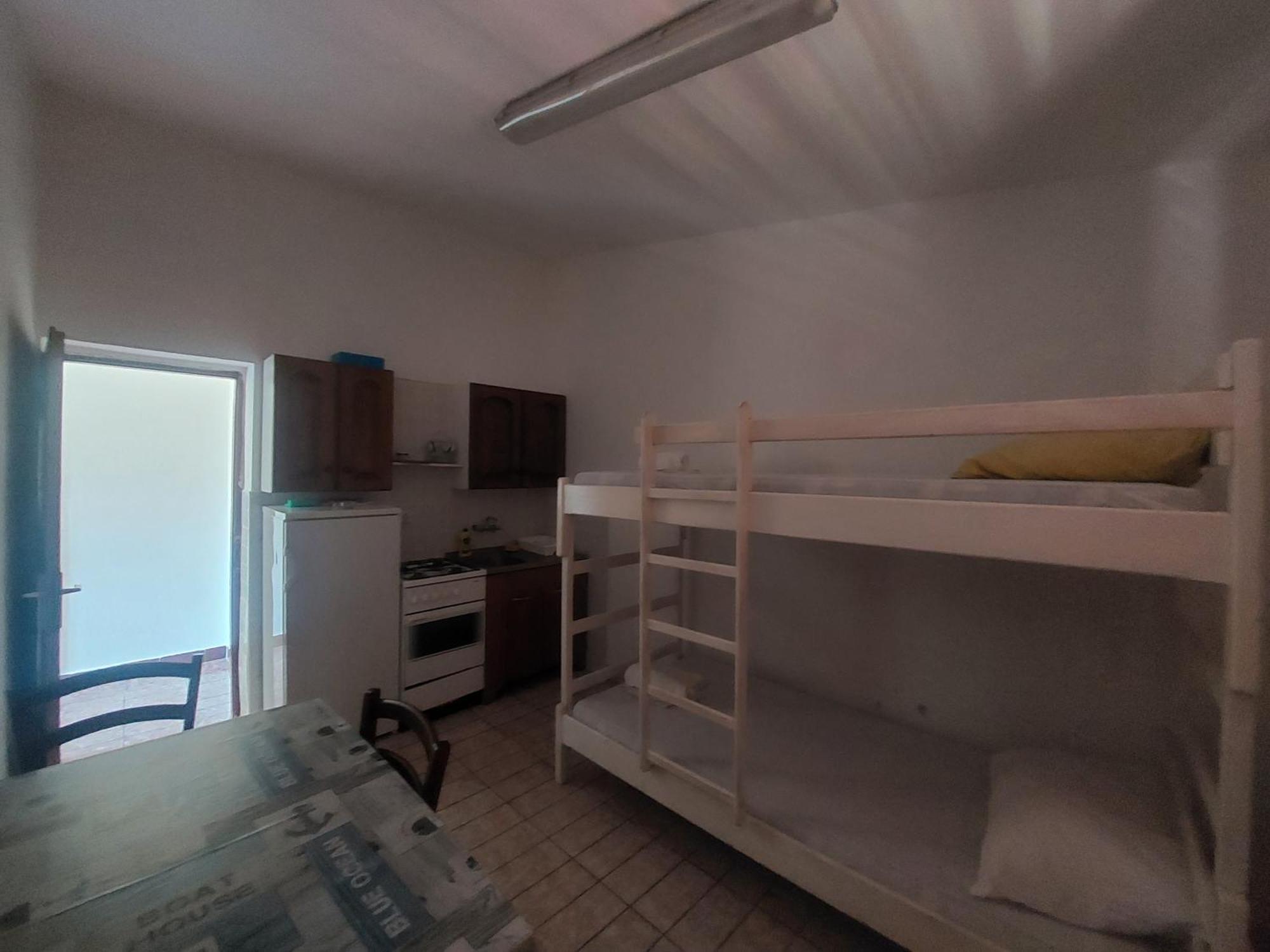 Studio-App Iva, Balcony With Sea View - 50 M From Beach パグ エクステリア 写真